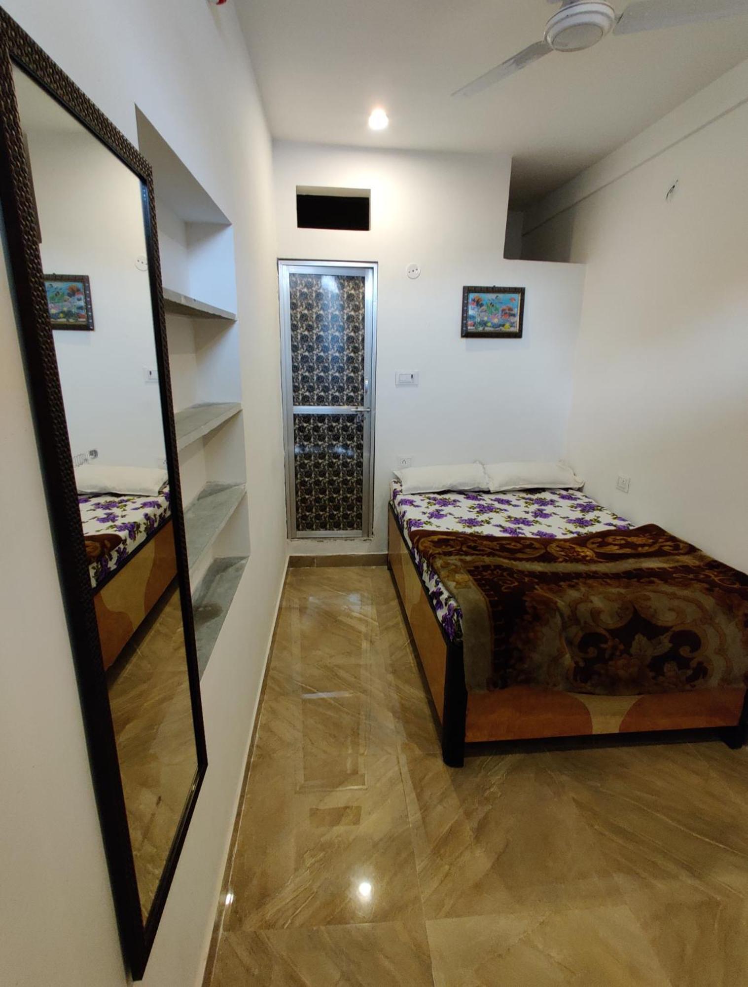 Varah Square Guest House Pushkar Zimmer foto